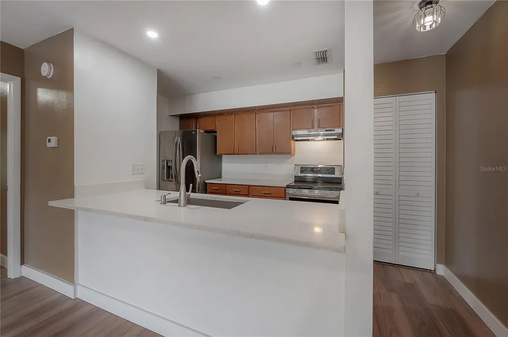 13608 S VILLAGE DRIVE #6204 Tampa, FL 33618