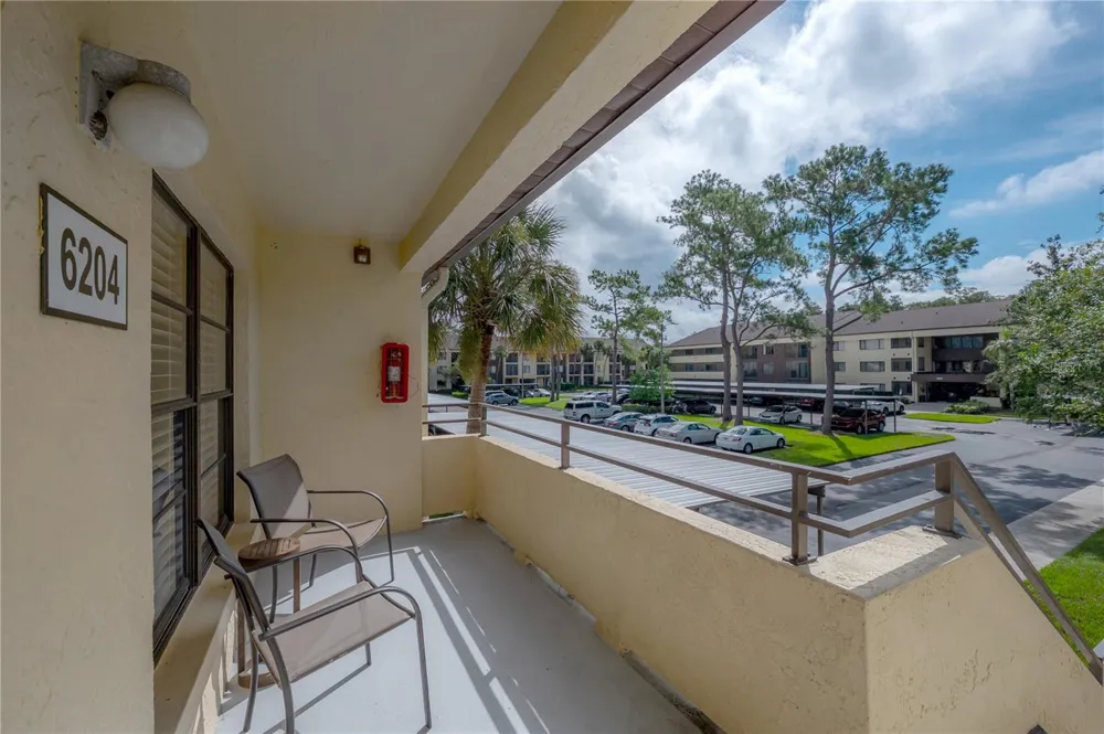 13608 S VILLAGE DRIVE #6204 Tampa, FL 33618