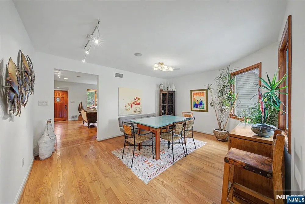 26 Cedar Street Bergenfield, NJ 07621