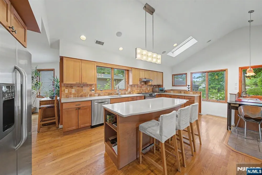 26 Cedar Street Bergenfield, NJ 07621