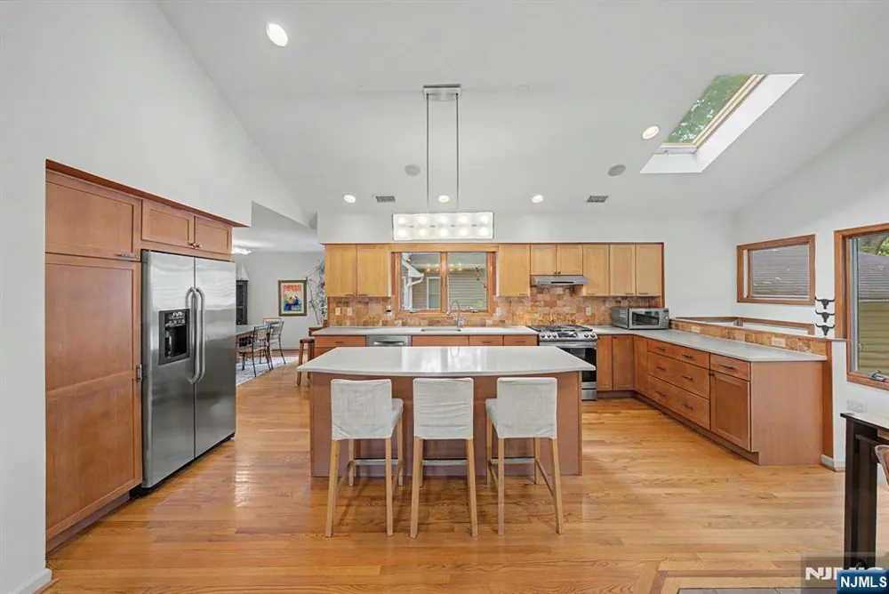 26 Cedar Street Bergenfield, NJ 07621