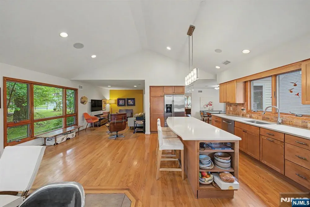 26 Cedar Street Bergenfield, NJ 07621