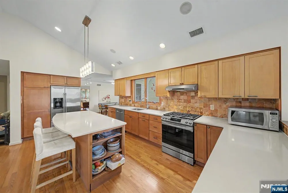 26 Cedar Street Bergenfield, NJ 07621