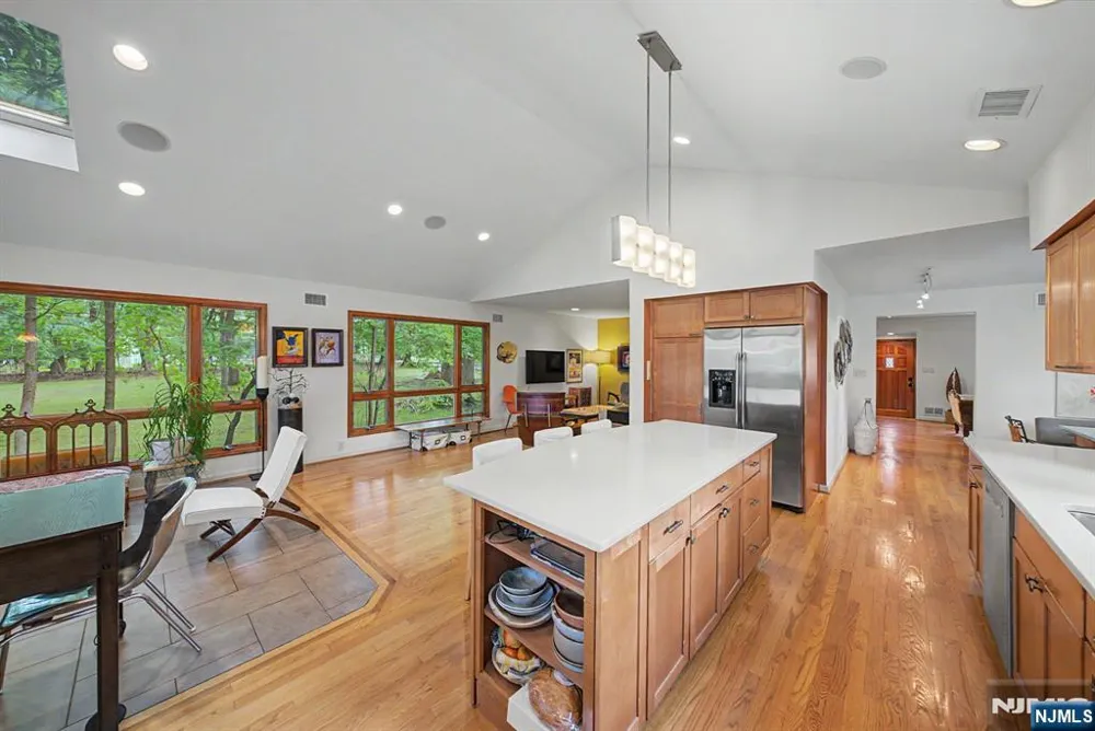 26 Cedar Street Bergenfield, NJ 07621