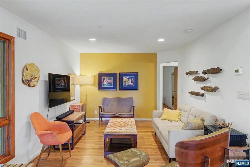26 Cedar Street Bergenfield, NJ 07621
