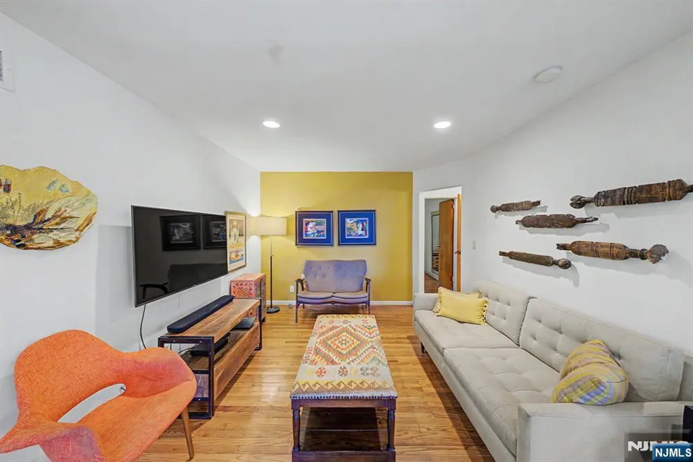 26 Cedar Street Bergenfield, NJ 07621