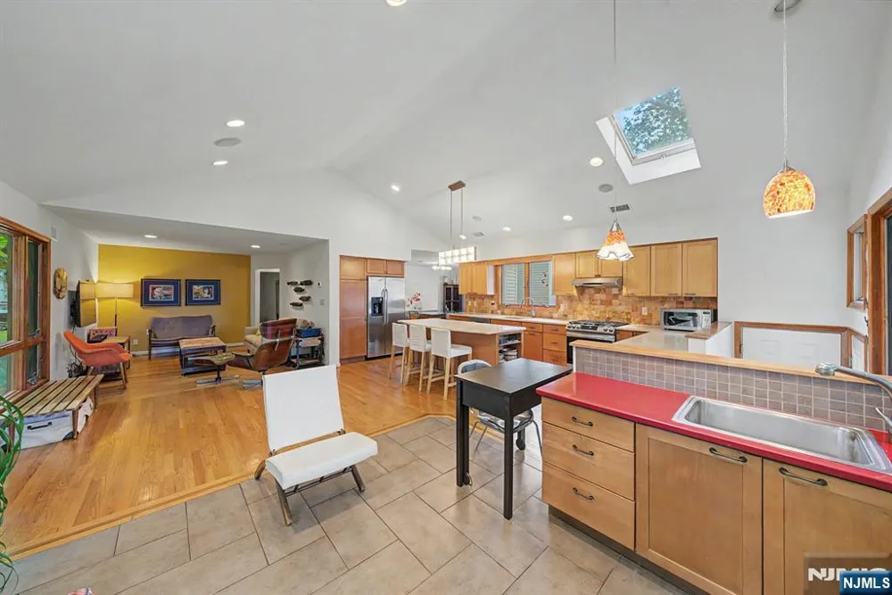 26 Cedar Street Bergenfield, NJ 07621