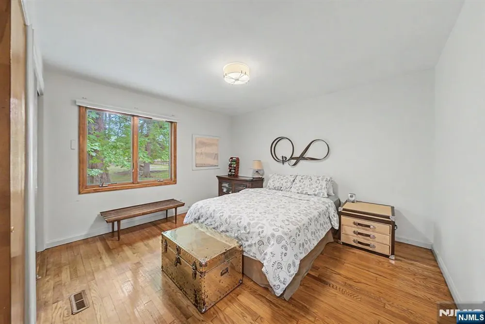 26 Cedar Street Bergenfield, NJ 07621