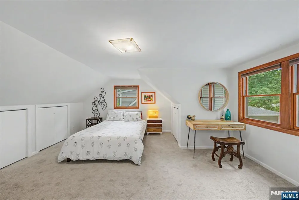 26 Cedar Street Bergenfield, NJ 07621