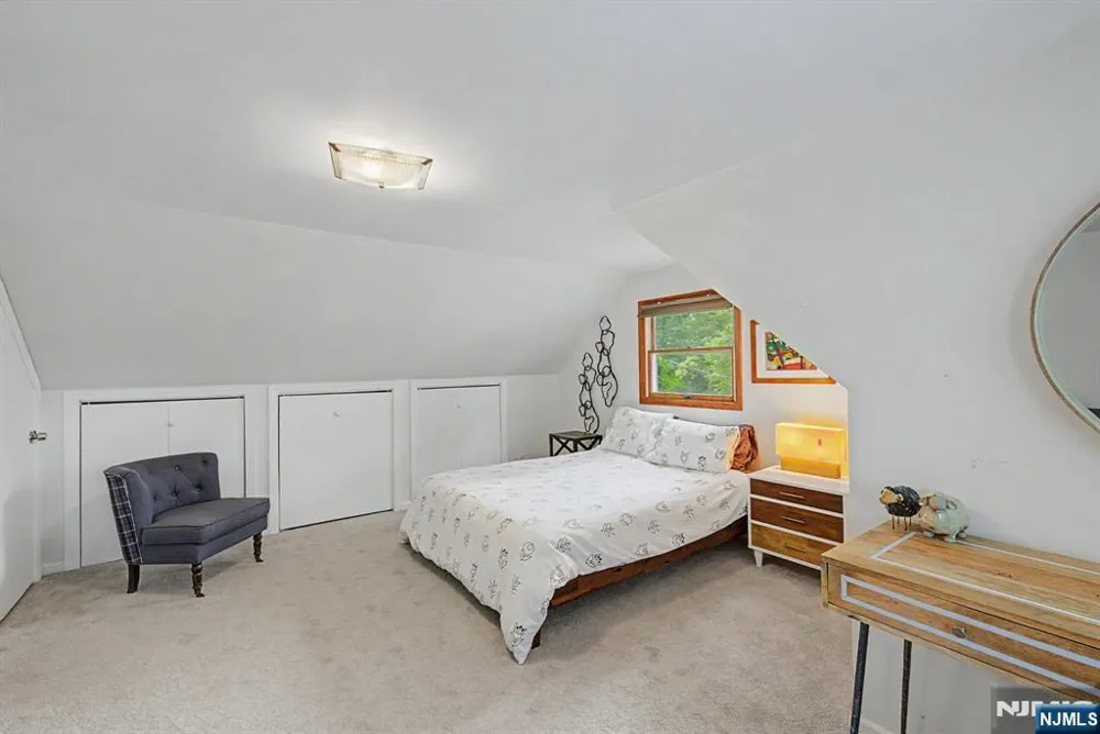 26 Cedar Street Bergenfield, NJ 07621