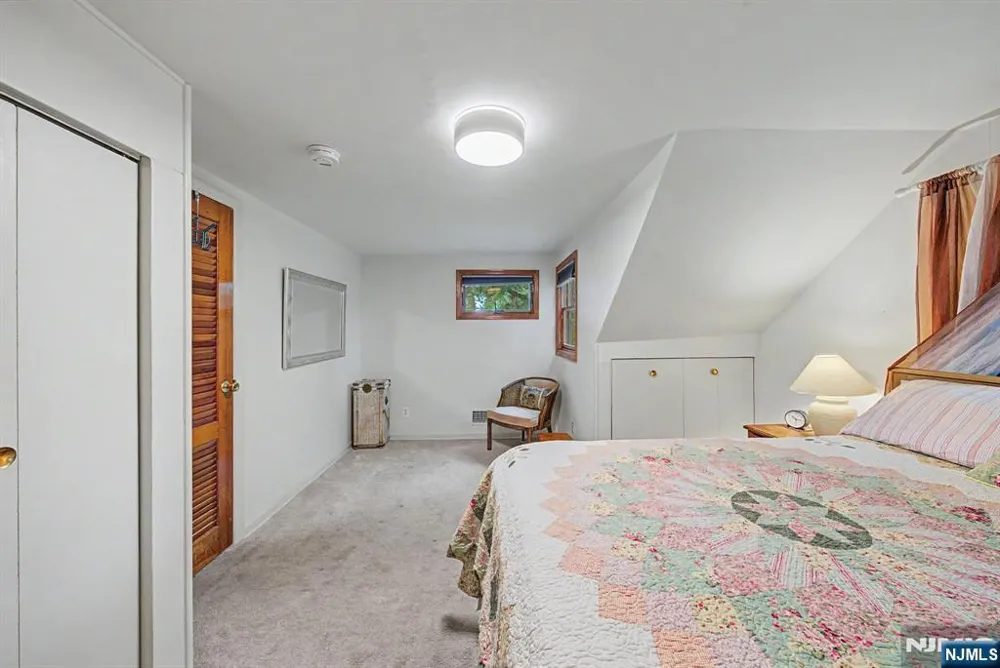 26 Cedar Street Bergenfield, NJ 07621
