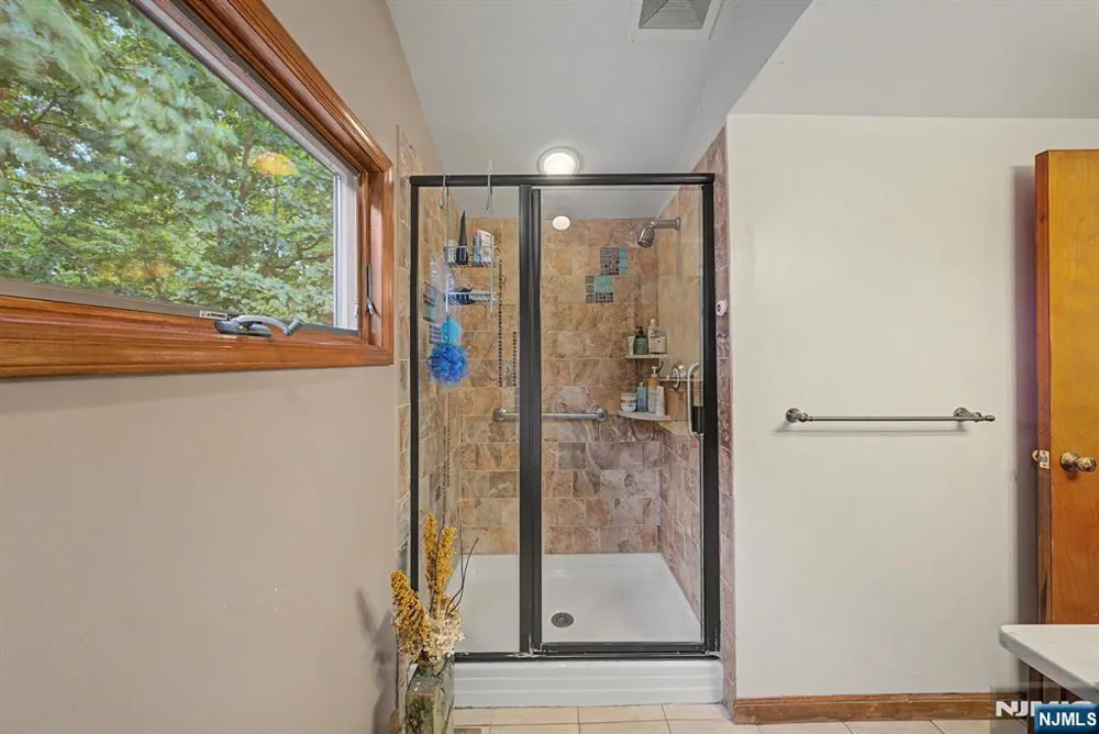 26 Cedar Street Bergenfield, NJ 07621
