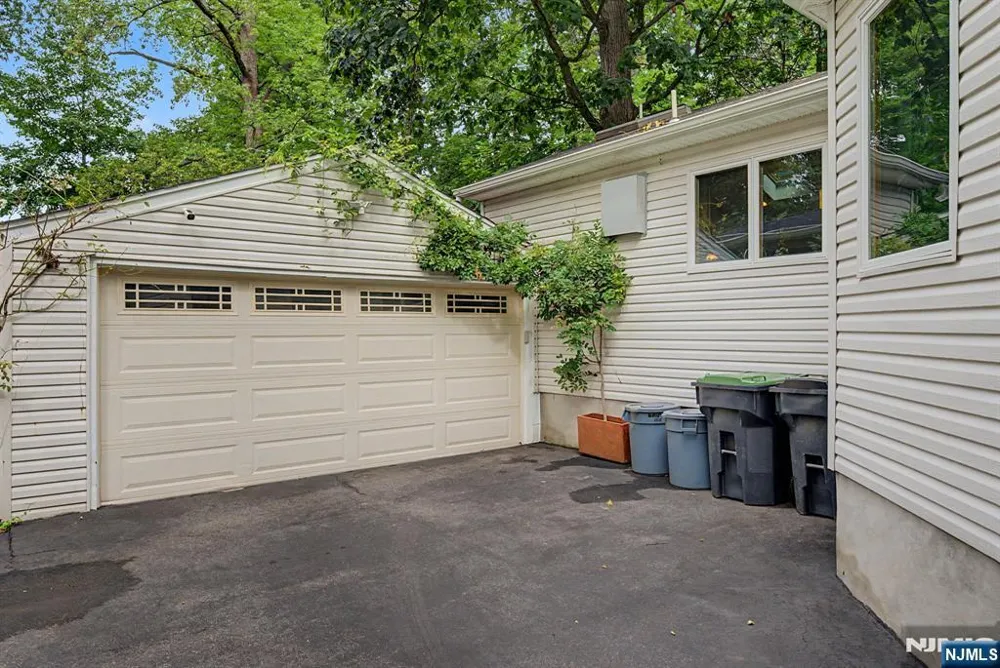 26 Cedar Street Bergenfield, NJ 07621