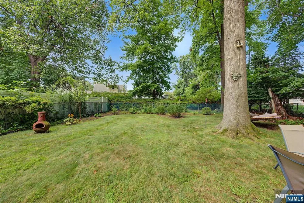 26 Cedar Street Bergenfield, NJ 07621