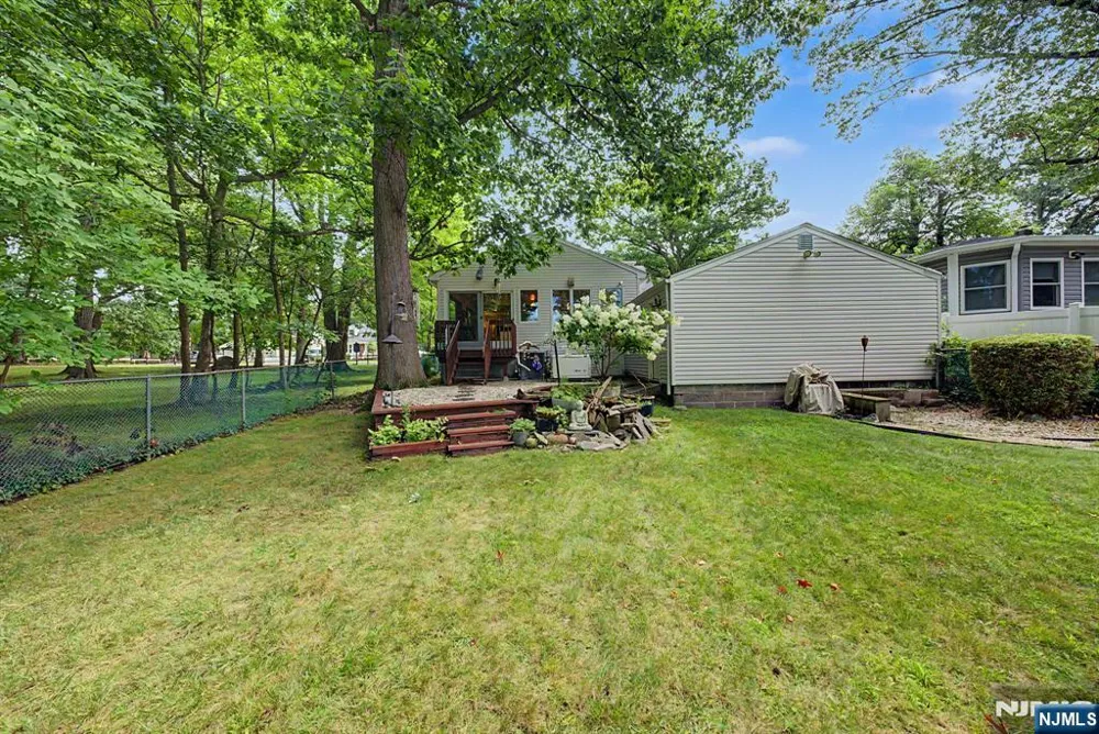 26 Cedar Street Bergenfield, NJ 07621