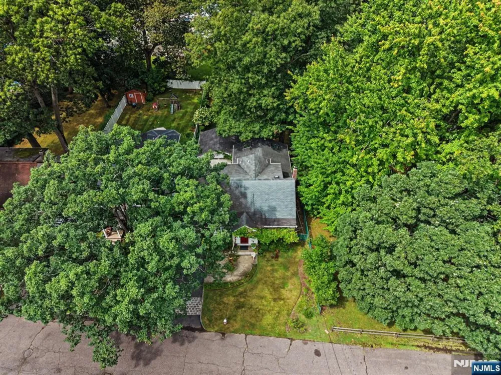 26 Cedar Street Bergenfield, NJ 07621