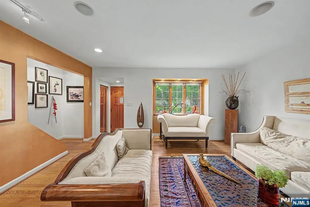 26 Cedar Street Bergenfield, NJ 07621