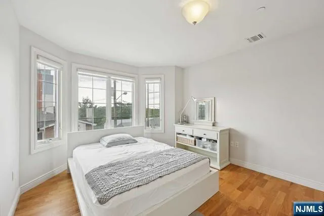 140 Cedar Street Fort Lee, NJ 07024