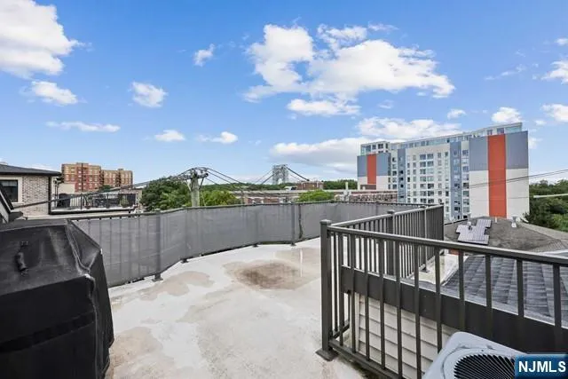 140 Cedar Street Fort Lee, NJ 07024