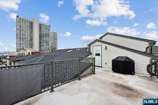 140 Cedar Street Fort Lee, NJ 07024