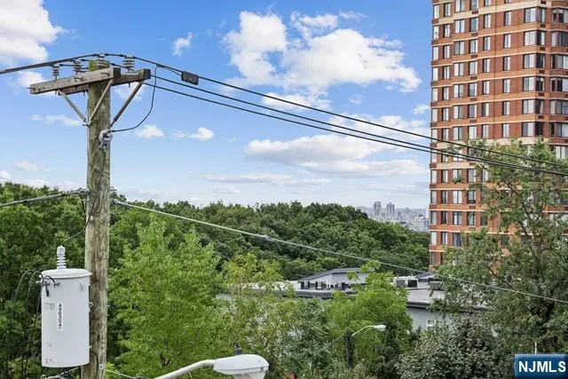 140 Cedar Street Fort Lee, NJ 07024