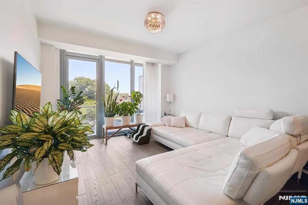 320 Adolphus Avenue 410 Cliffside Park, NJ 07010