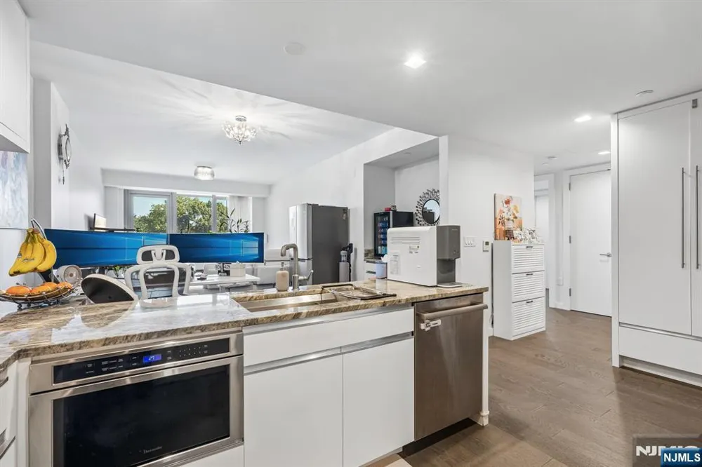 320 Adolphus Avenue 410 Cliffside Park, NJ 07010