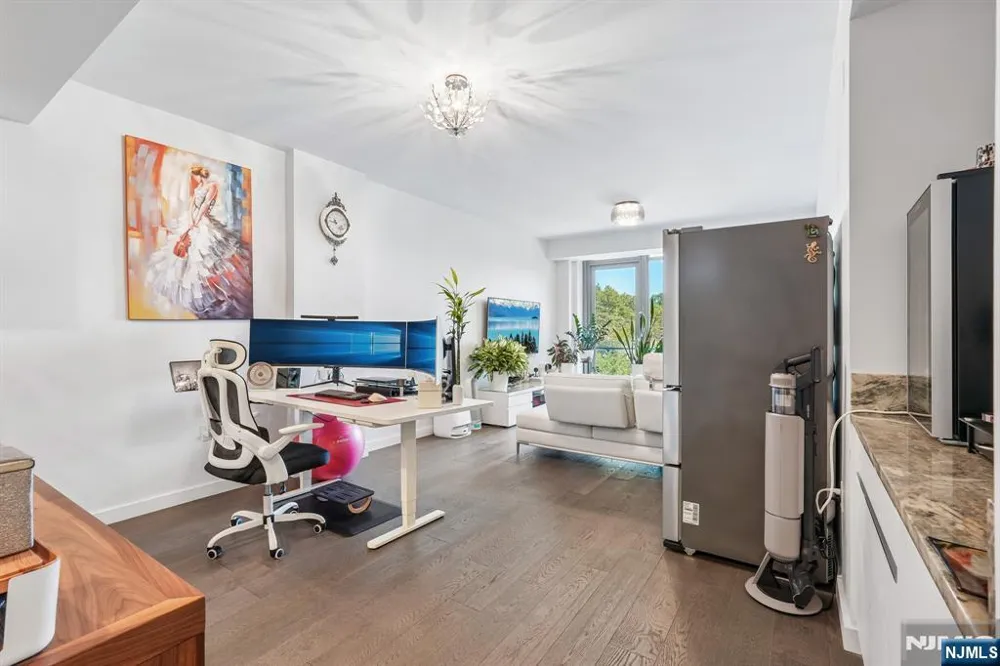 320 Adolphus Avenue 410 Cliffside Park, NJ 07010