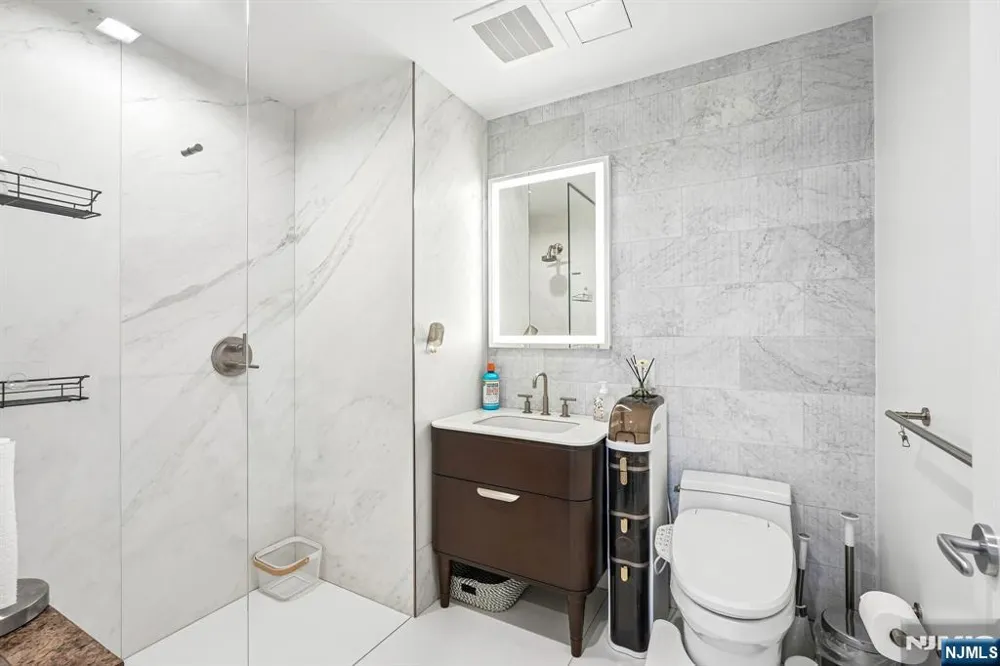 320 Adolphus Avenue 410 Cliffside Park, NJ 07010