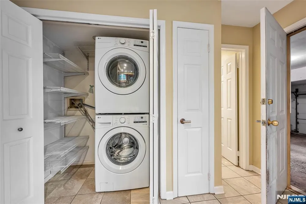2 Ridgeview Terrace Jefferson Township, NJ 07438