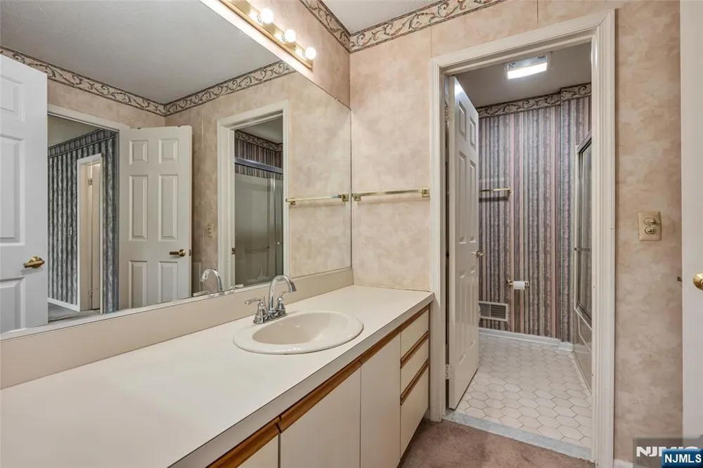 2 Ridgeview Terrace Jefferson Township, NJ 07438