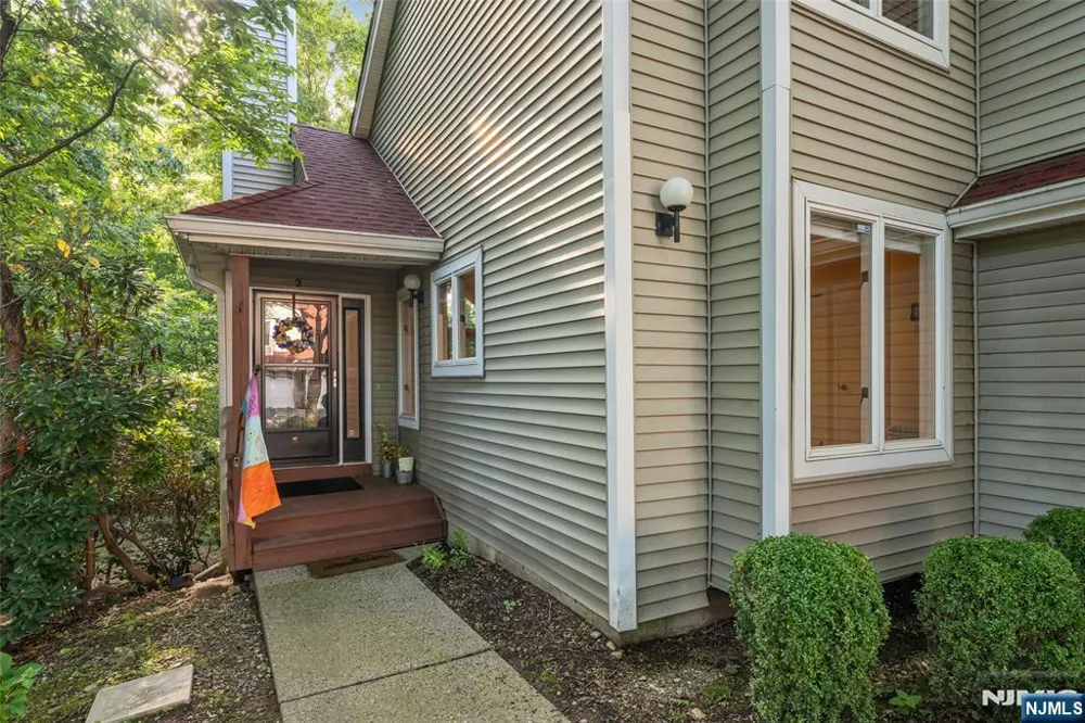 2 Ridgeview Terrace Jefferson Township, NJ 07438