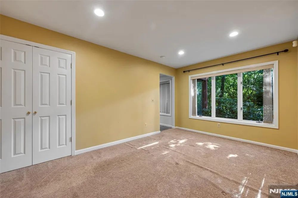 2 Ridgeview Terrace Jefferson Township, NJ 07438