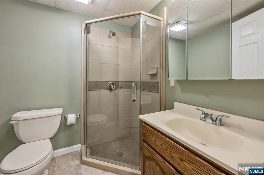 2 Ridgeview Terrace Jefferson Township, NJ 07438