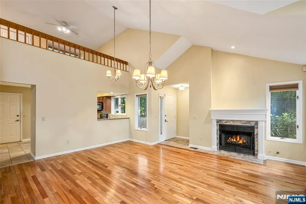 2 Ridgeview Terrace Jefferson Township, NJ 07438