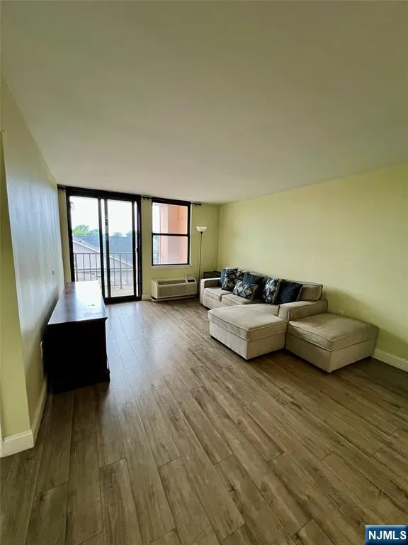 200 Division Street 5J Cliffside Park, NJ 07010