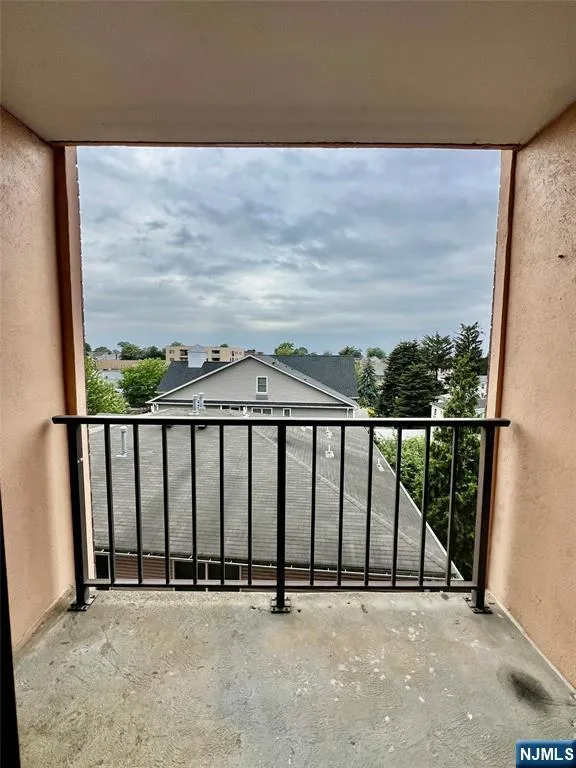 200 Division Street 5J Cliffside Park, NJ 07010