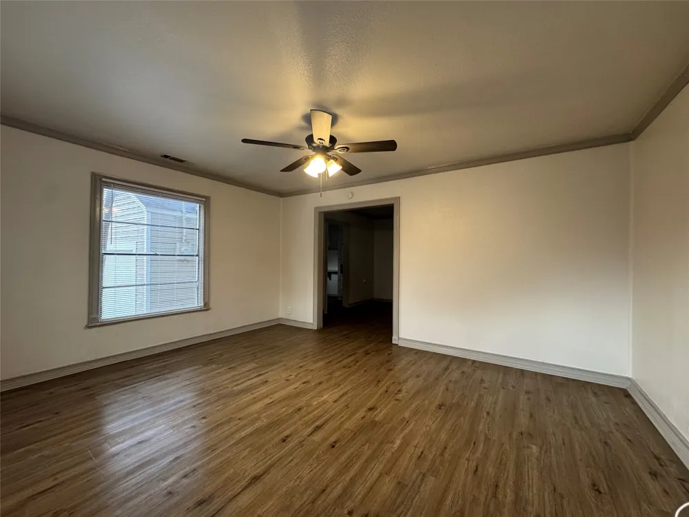 310 Avenue J Dallas, TX 75203