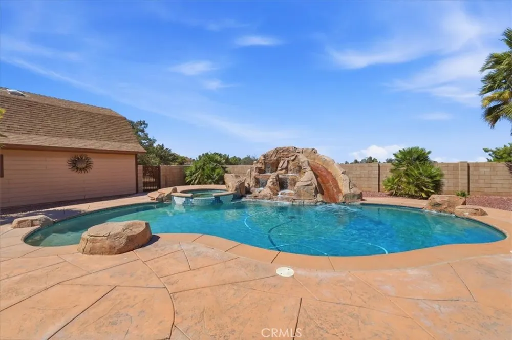 7414 3rd Hesperia, CA 92345