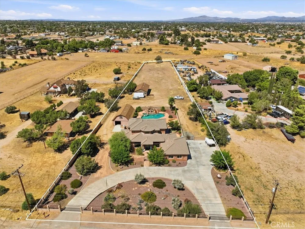 7414 3rd Hesperia, CA 92345