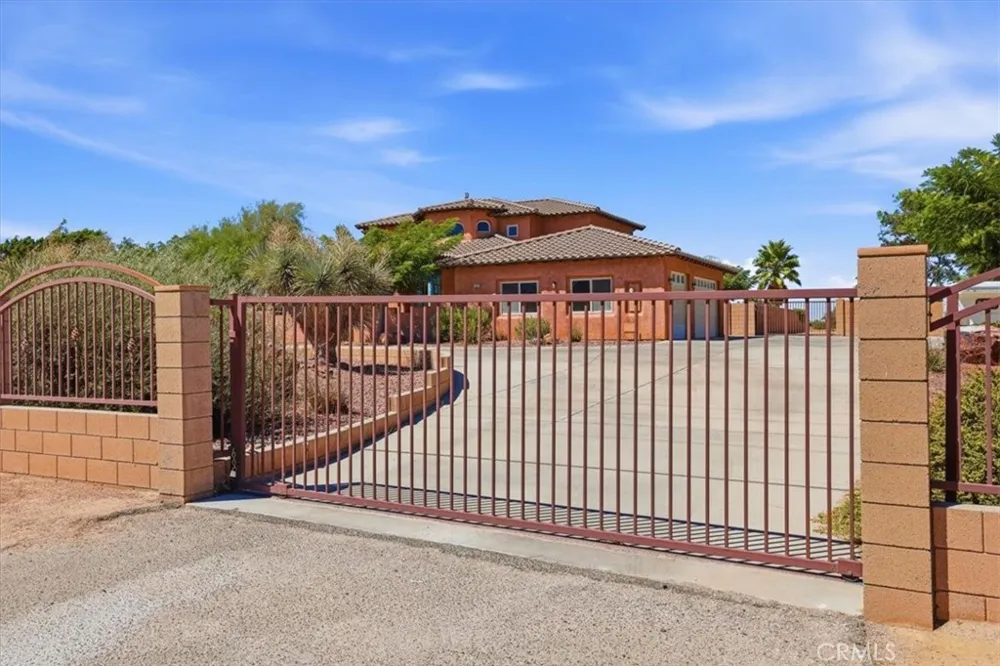 7414 3rd Hesperia, CA 92345