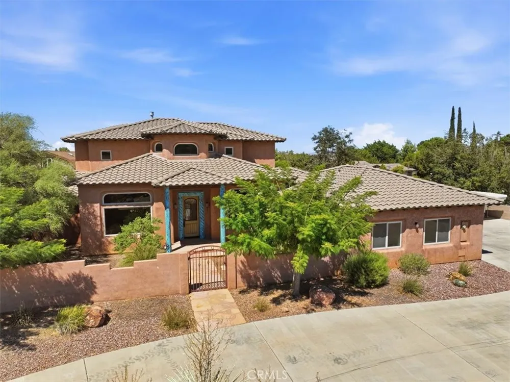 7414 3rd Hesperia, CA 92345