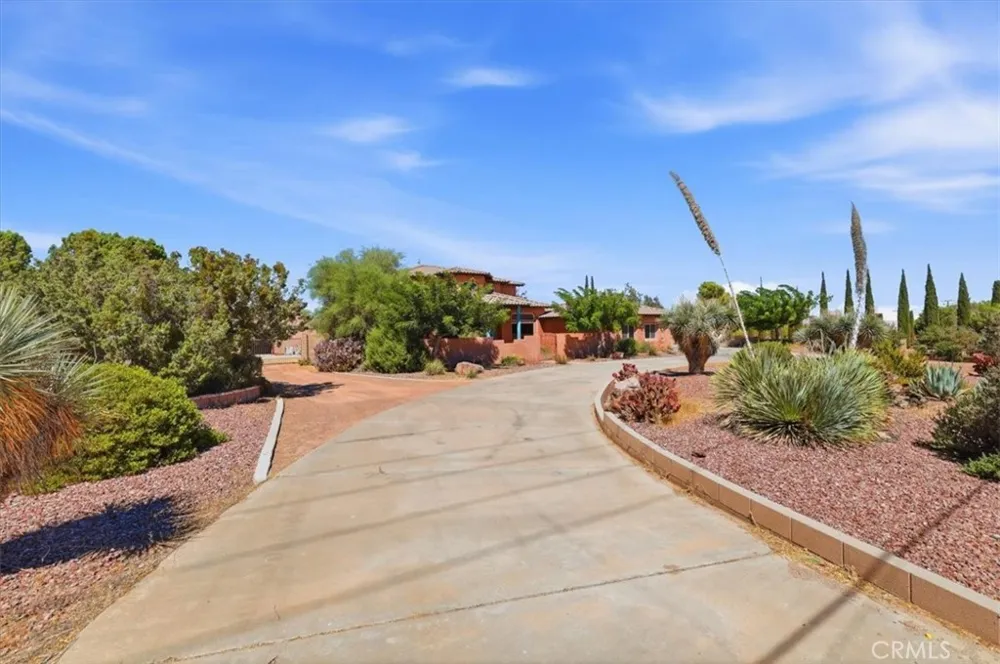 7414 3rd Hesperia, CA 92345