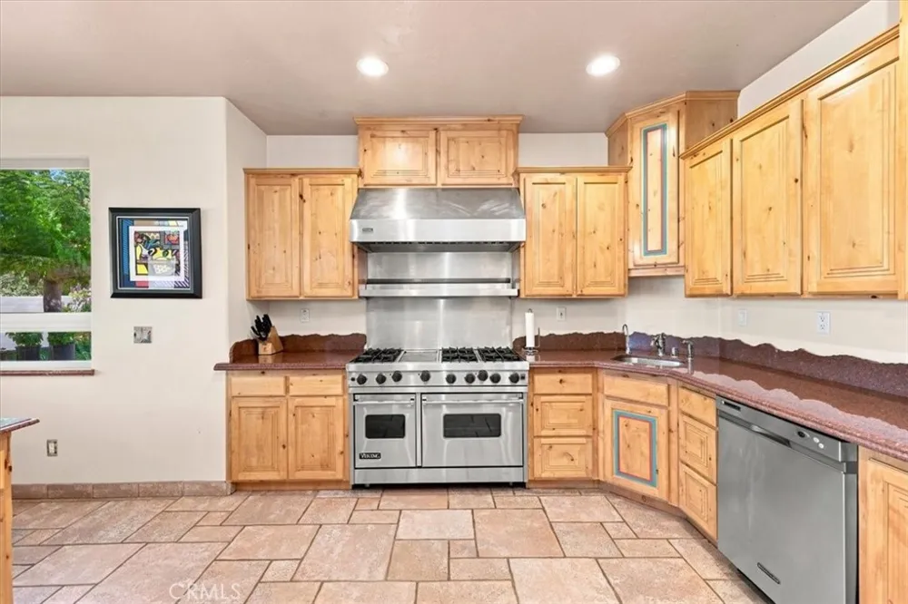 7414 3rd Hesperia, CA 92345