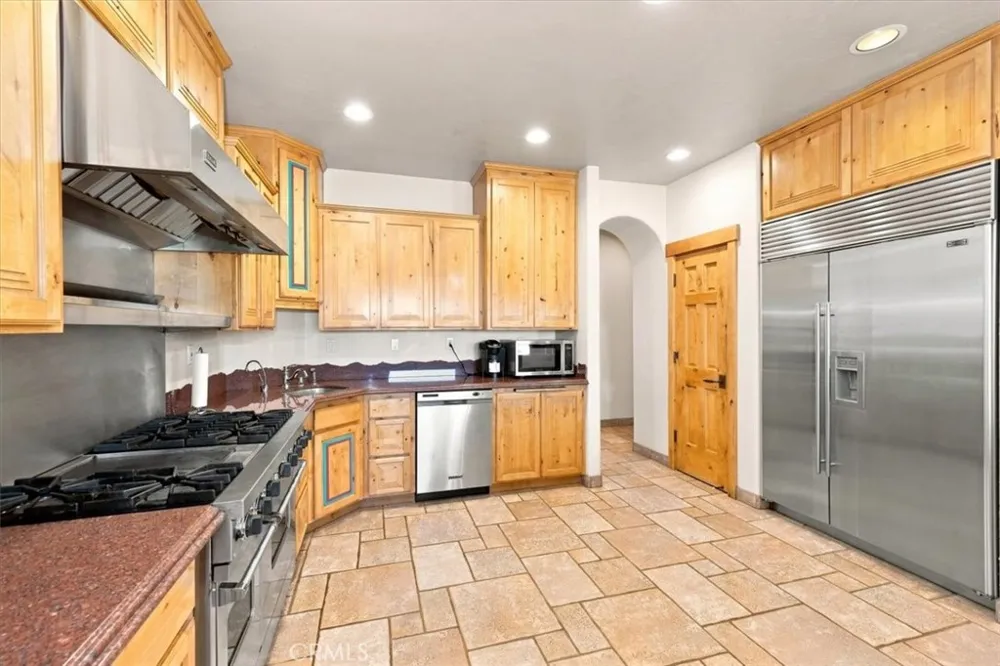 7414 3rd Hesperia, CA 92345
