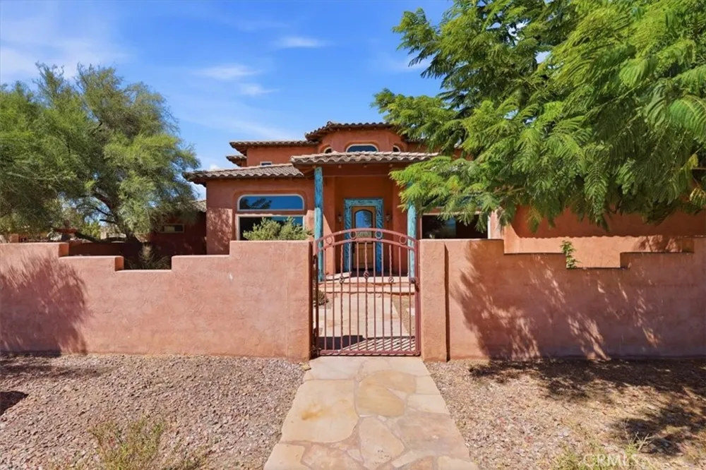 7414 3rd Hesperia, CA 92345