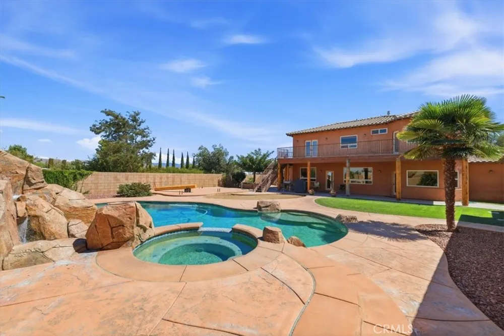 7414 3rd Hesperia, CA 92345