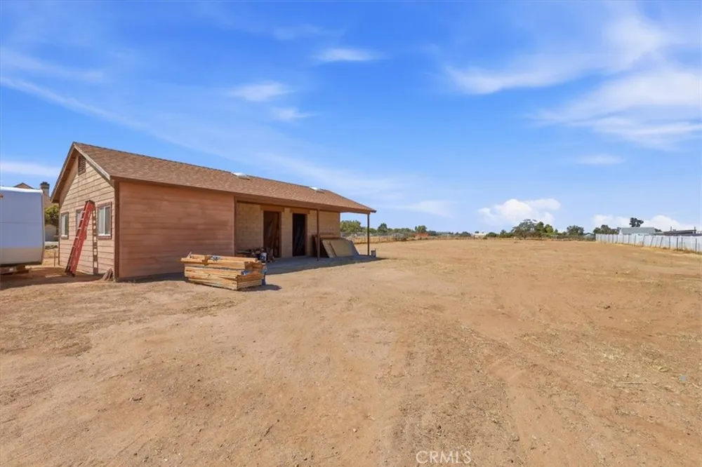 7414 3rd Hesperia, CA 92345
