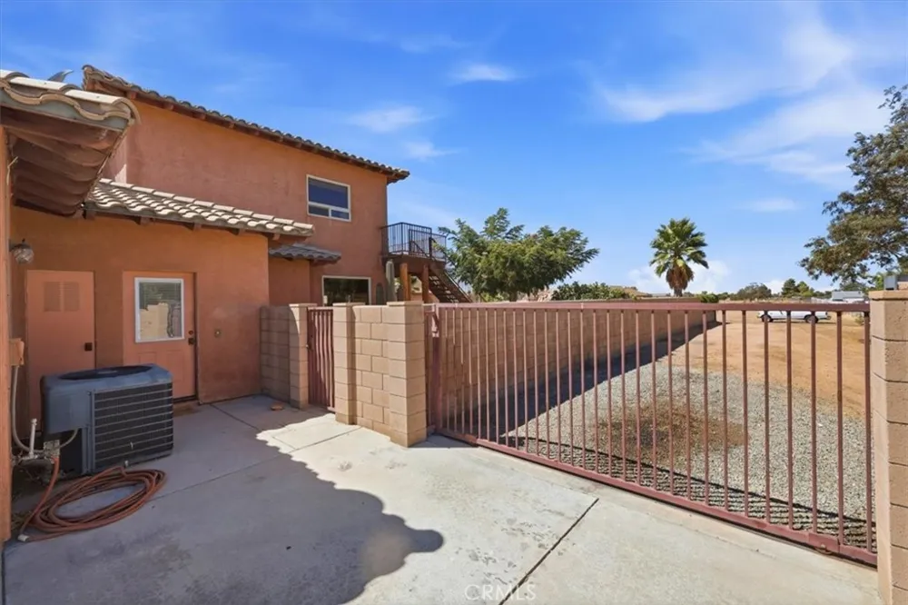 7414 3rd Hesperia, CA 92345