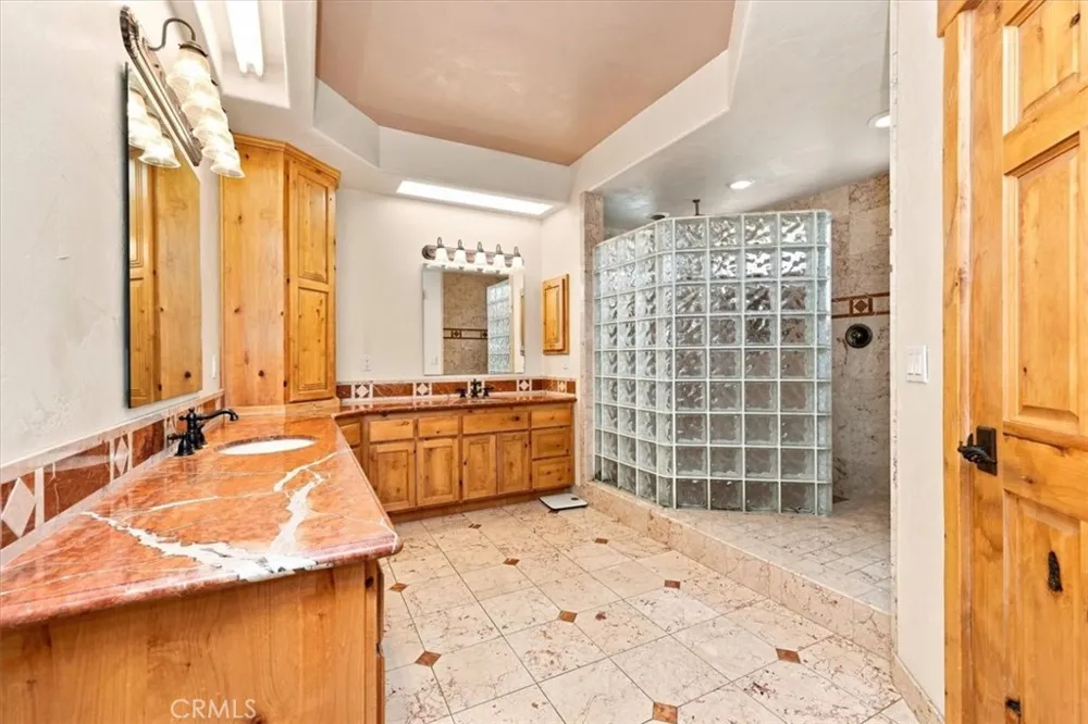 7414 3rd Hesperia, CA 92345